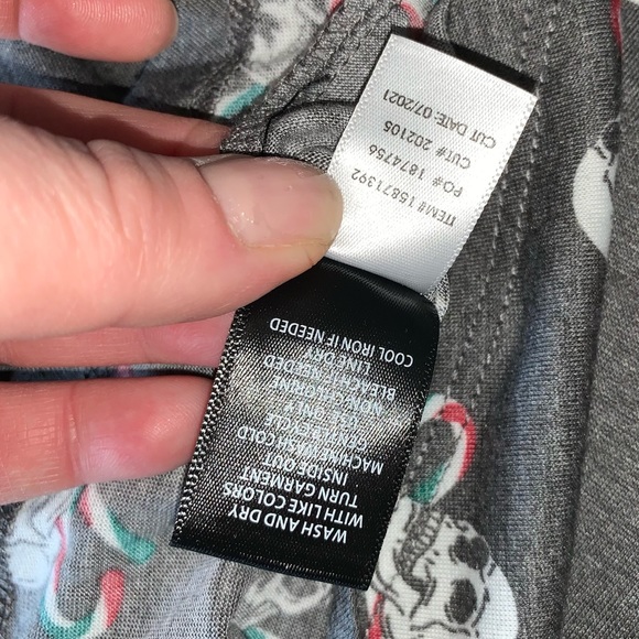 NEW! TORRID “Skull Candy” Heather Grey Raglan Long-Sleeve Raglan V-Neck Tee, NWT - Picture 14 of 15